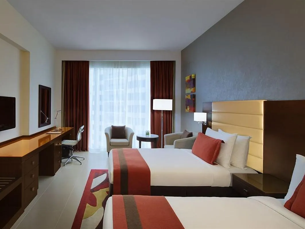 דובאי Millennium Central Downtown 4*,