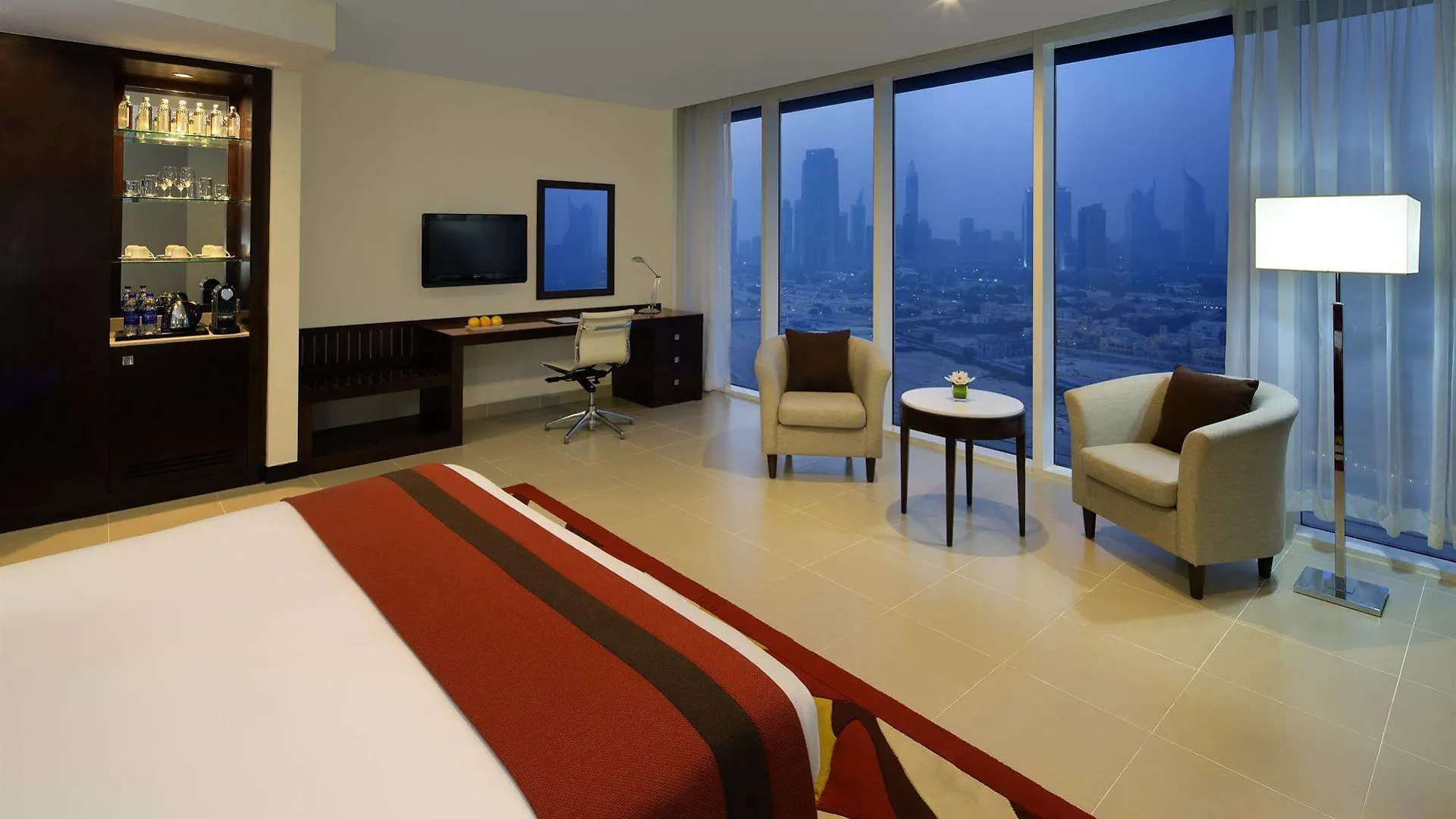 דובאי Millennium Central Downtown 4*,  איחוד האמירויות הערביות