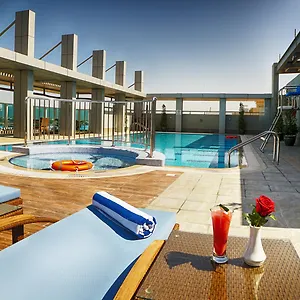 Rose Park - Al Barsha, Opposite Metro Station מלון
