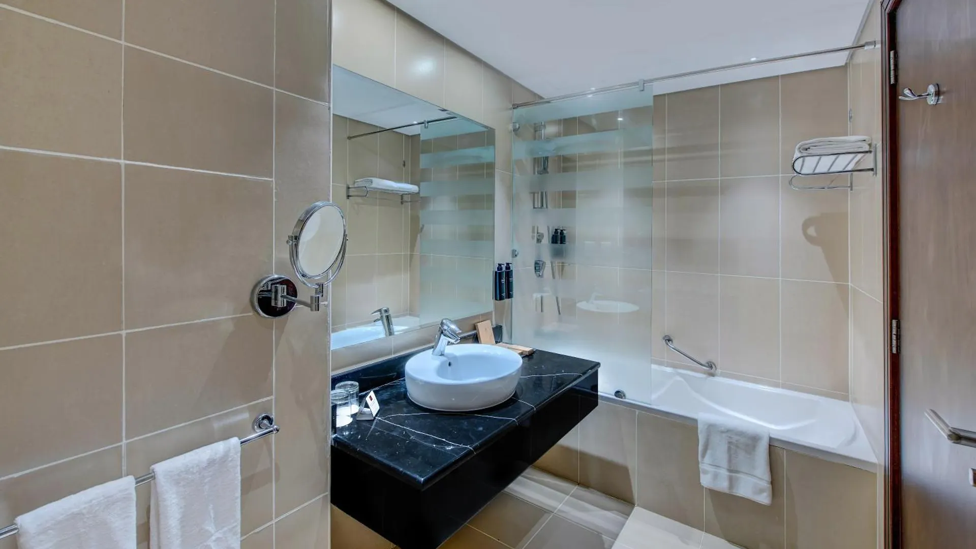 Millennium Central Downtown Dubai 4*,