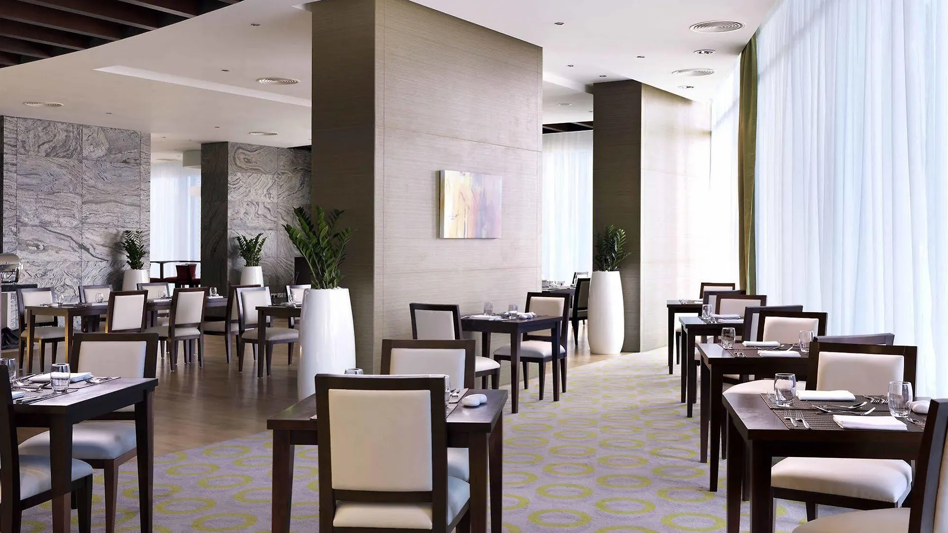 Millennium Central Downtown Dubai 4*,